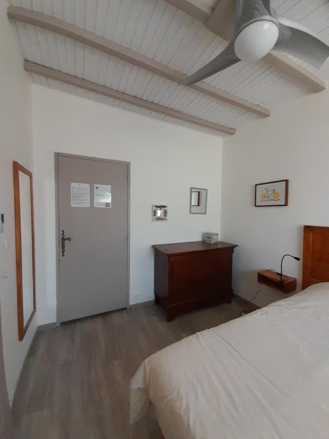 La Pause Sous Le Pin B&B Chambres D'Hotes Capestang Exterior photo